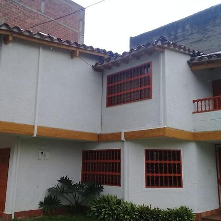 Casa Hotel Palmas Del Estadio 2 Medellín Exteriér fotografie